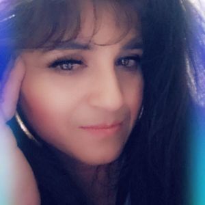 Meet your Posher, Claudia